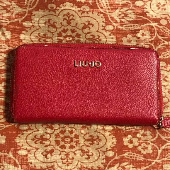 SUPER SALE!  Lui Jo Red Zip Up Wallet - Italian Brand PURCHASED IN ROME, ITALIA - Picture 1 of 11